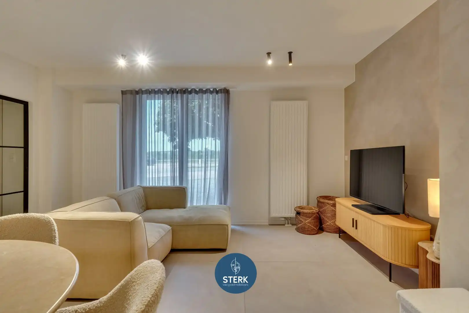 PAND MET 2 APPARTEMENTEN EN HANDELSRUIMTE TE BRIEGDEN-LANAKEN !  foto 6