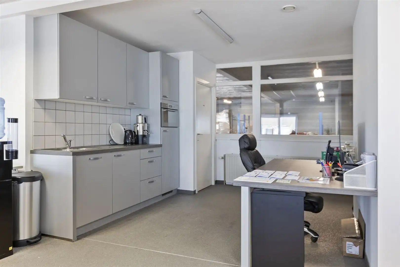 TE HUUR: Bedrijfsgebouw met kantoren te Houthalen! foto 14