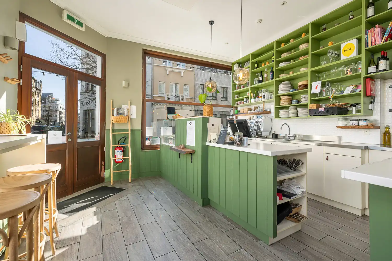 IN OPTIE: kevin@wellimmo.net voor meer info! Uitstekend gelegen en instapklaar handelsgelijkvloers met ruim terras op toplocatie te Antwerpen-Zuid foto 8