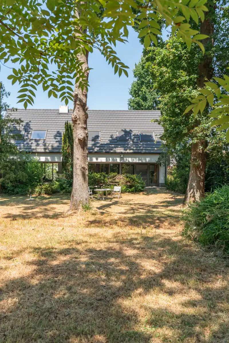 Charmante en ruime villa op een toplocatie in het groen foto 31