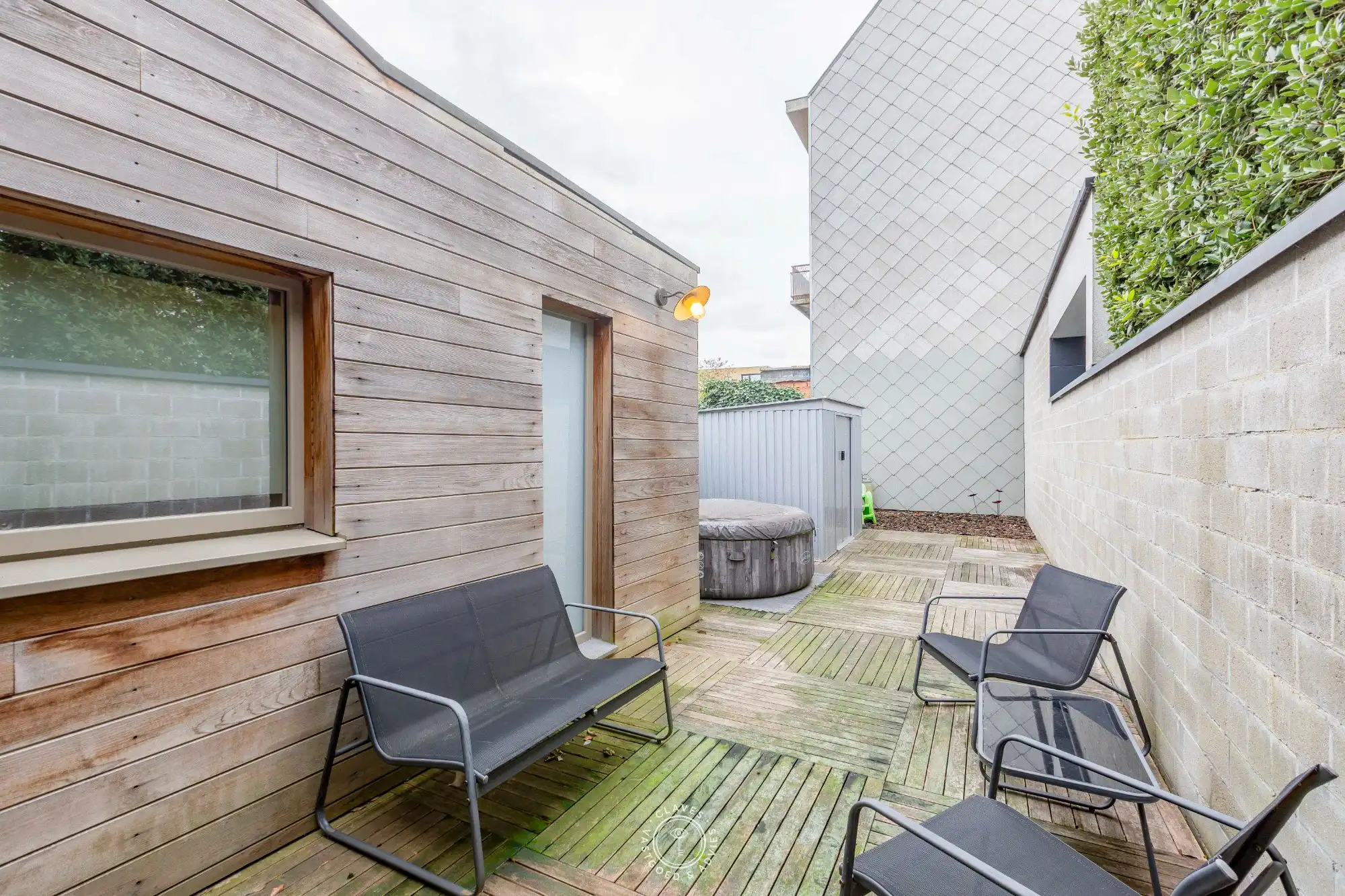 Drieslaapkamer woning met handelsfunctie aan het station van Beveren foto 6