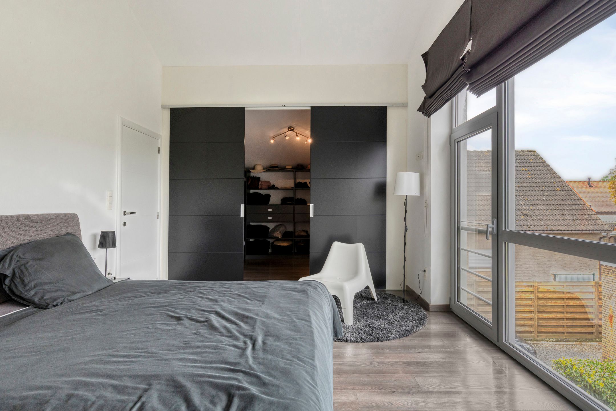 Volledig gerenoveerde woning foto 12