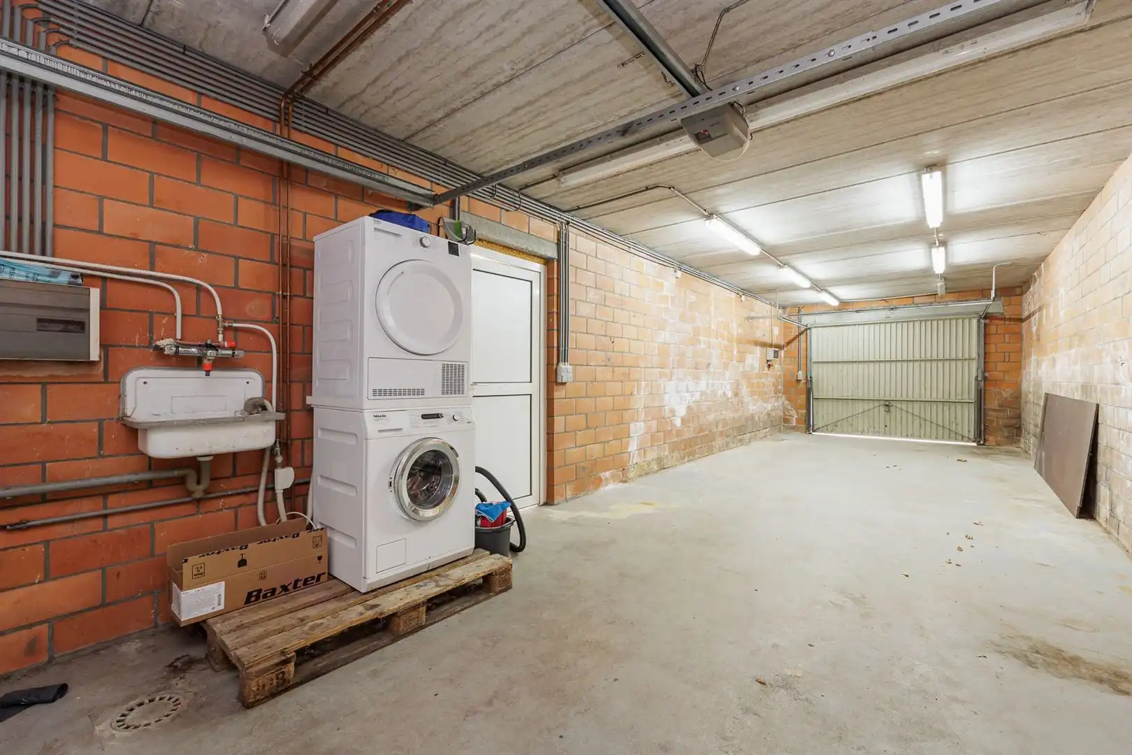 Ruime, lichte woning met garage & oprit op centrale ligging foto 24