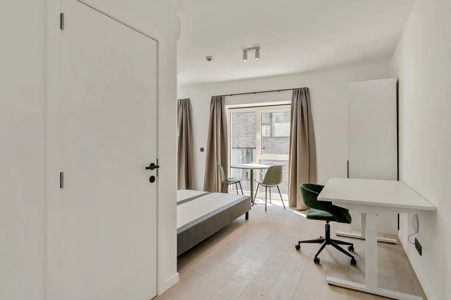 Gemeubelde studio's met een EPC A-label op een toplocatie te centrum Leuven!&nbsp;De verkoop geschiedt volledig onder registratierechten! foto {{pictureIndex}}