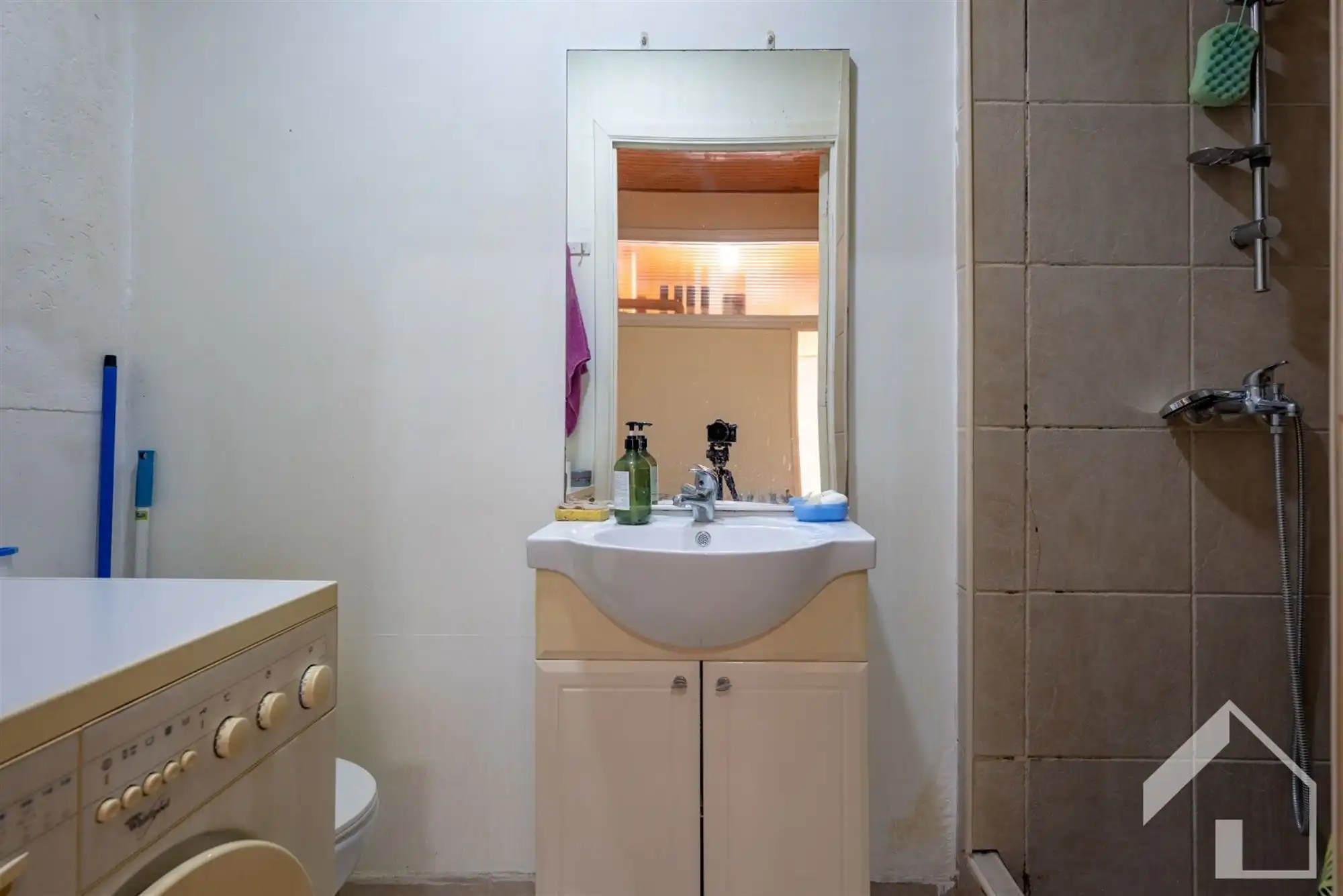 Ruime woning (190 m²) met tuin en veel potentieel foto 14