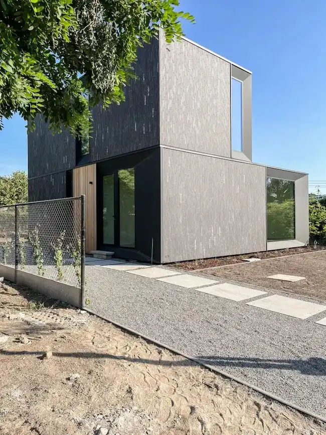 Nieuwbouwwoning volledig afgewerkt met 3 slaapkamers en 2 badkamers te Lommel. foto 5