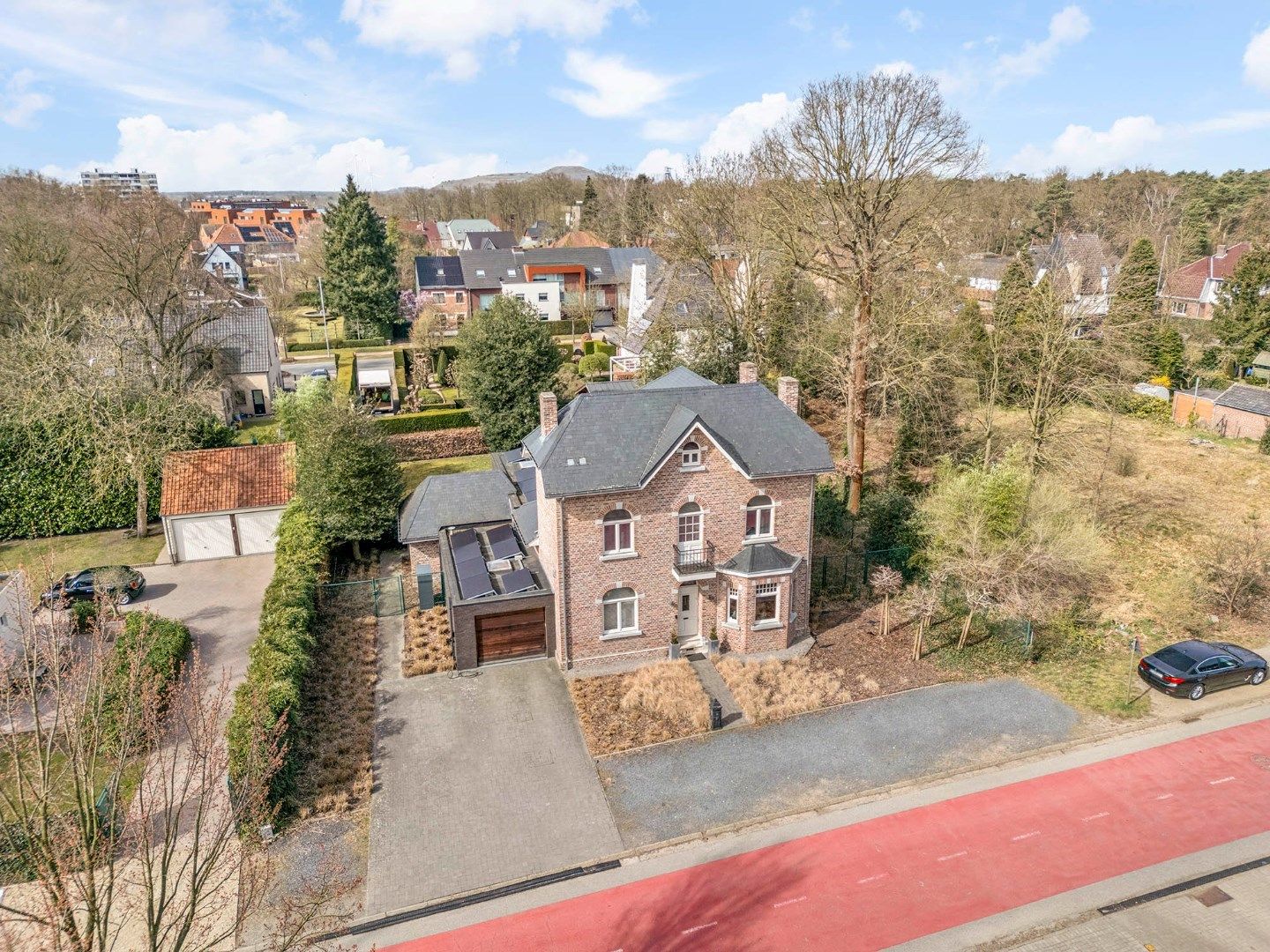Statige vrijstaande herenwoning vlakbij Genk-centrum - EPC A-Label foto 4