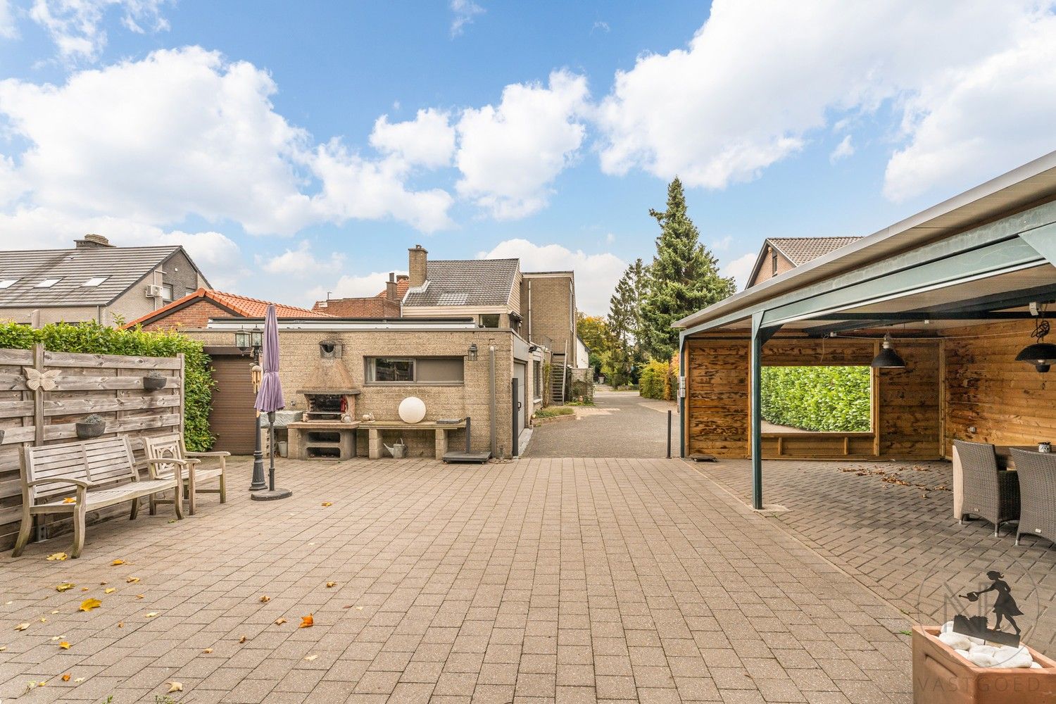 Pand met vergunde praktijkruimte, woonst, garage en carport in Opglabbeek foto 40