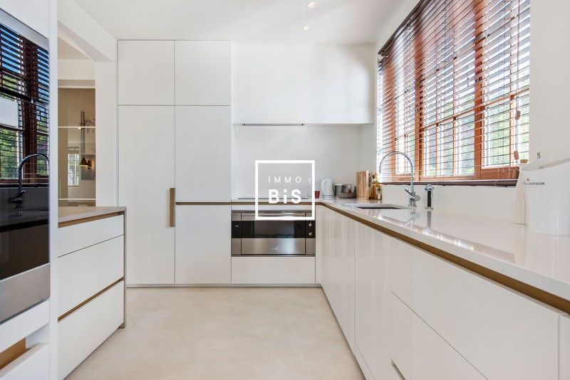 Exclusieve instapklare villa in het Zoute met zonnige tuin foto 8