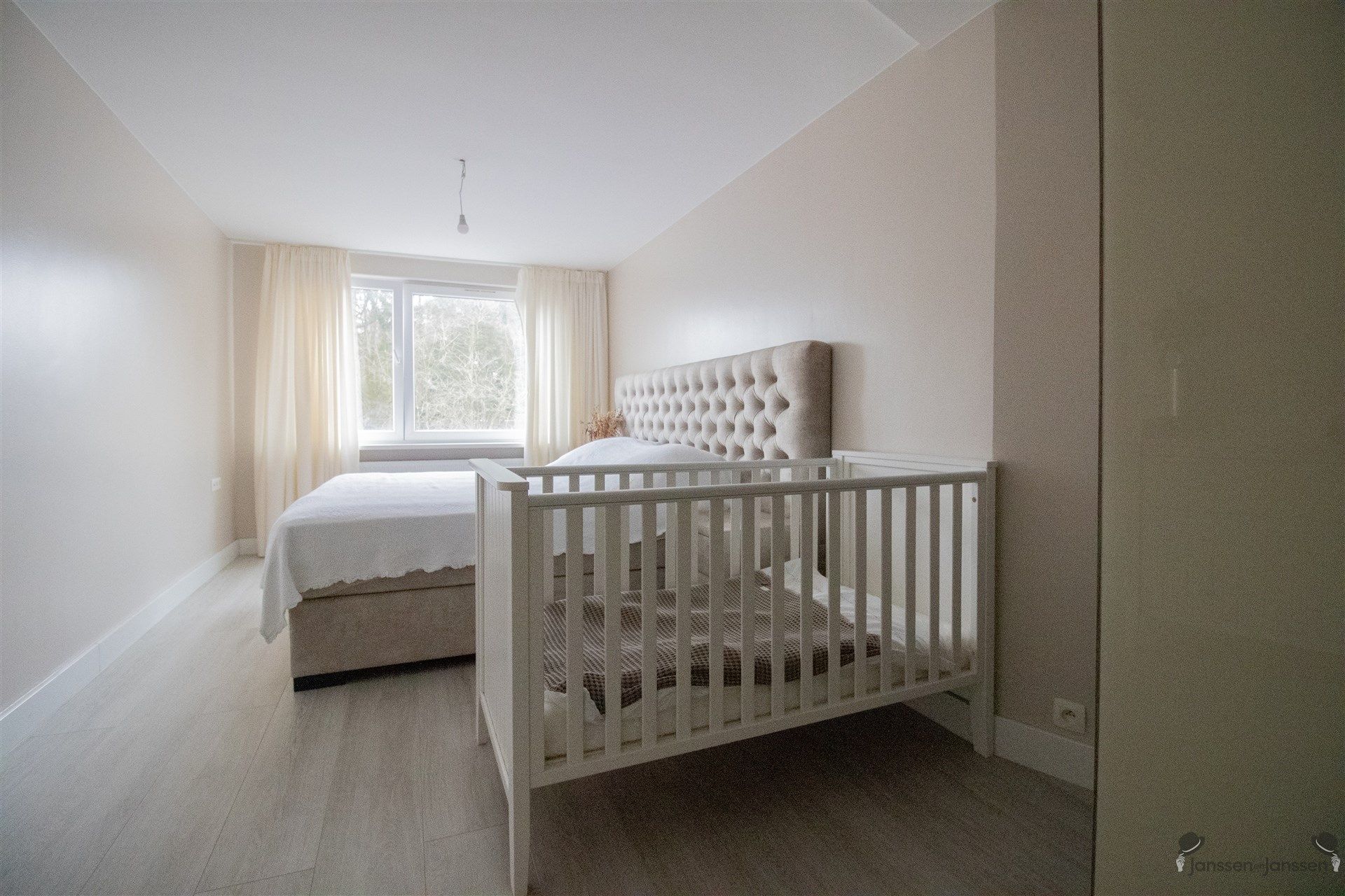 Recent gerenoveerde woning met 4 slaapkamers op 580 m².  foto 11