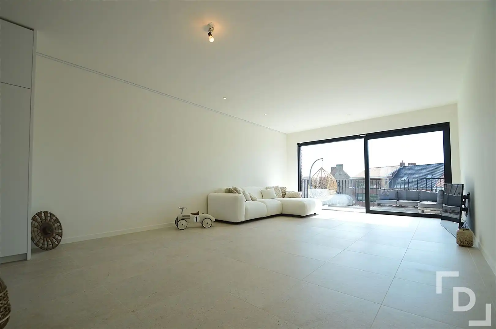 Energiezuinig en ruim nieuwbouwappartement te huur in centrum Langemark! foto 2