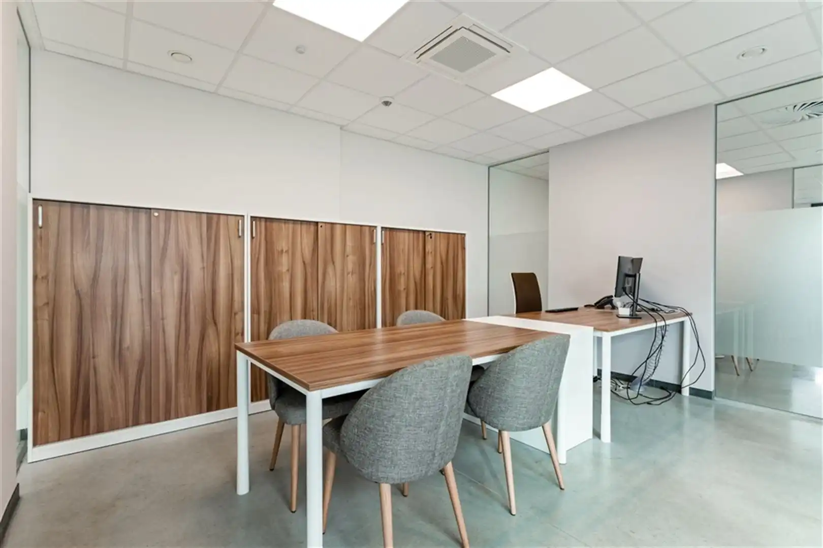 Moderne instapklare kantoren te huur foto 11