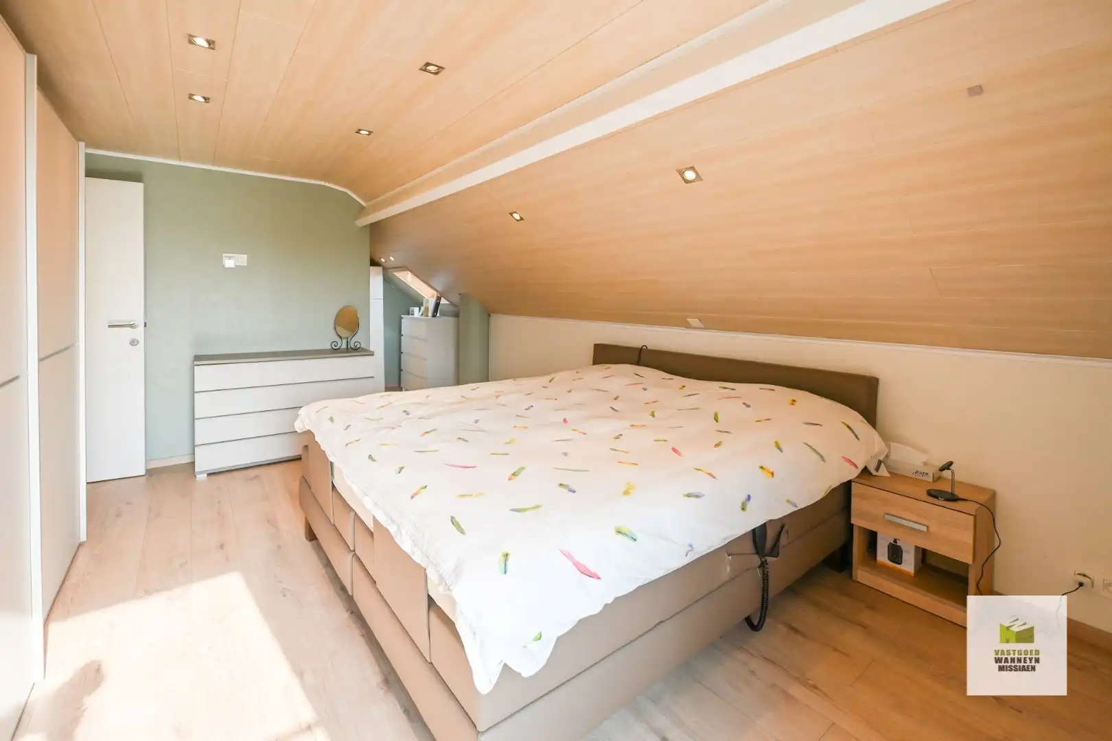 Perfect instapklare woning met 4 slaapkamers en kantoor/praktijkruimte met aparte ingang (21 m²) foto 18