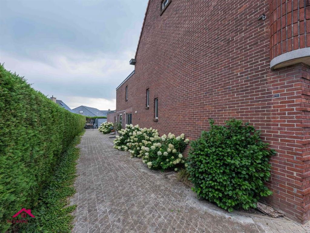 Zeer ruime, vrijstaande gezinswoning foto 5
