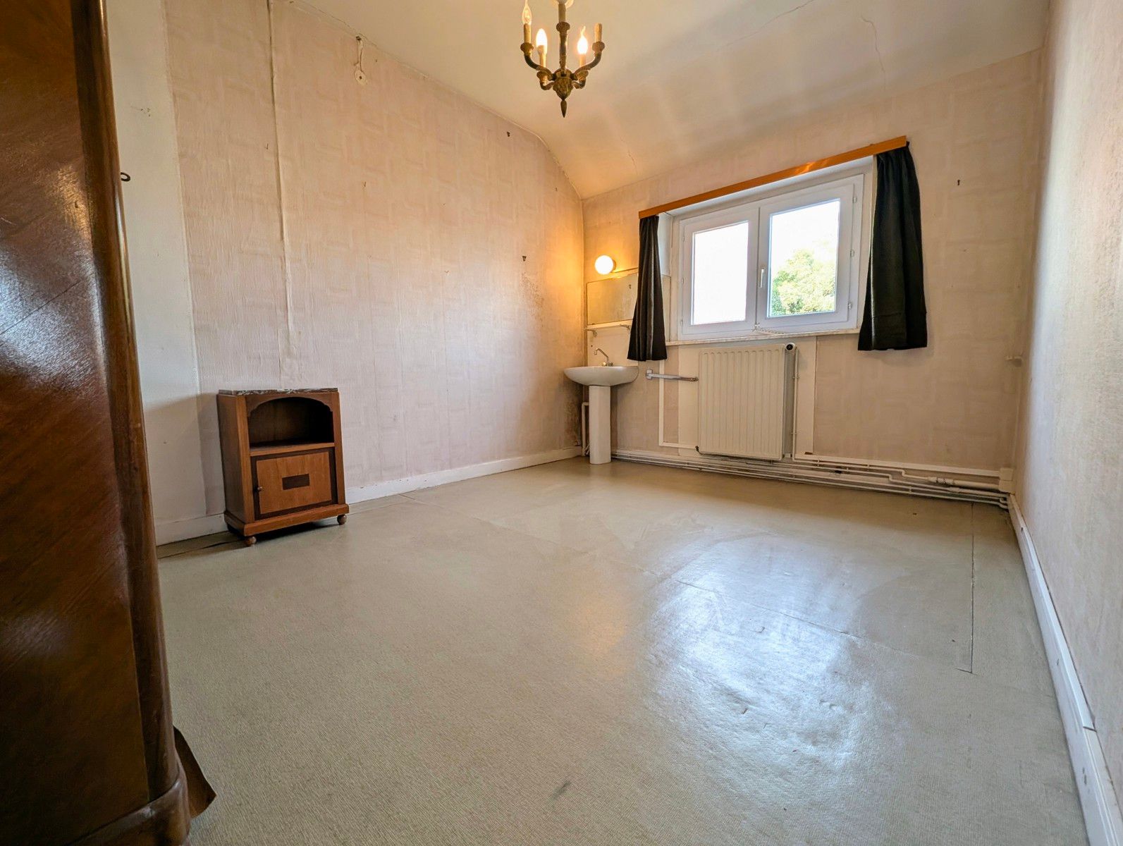Charmant vilaatje uit 1929 in rustige straat te Sint-Idesbald: 4 Slaapkamers (5 mogelijk) , Tuin & Garage. foto 27