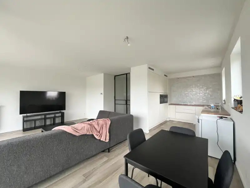 Ruim en lichtrijk appartement met garage op rustige, centrale ligging foto 5