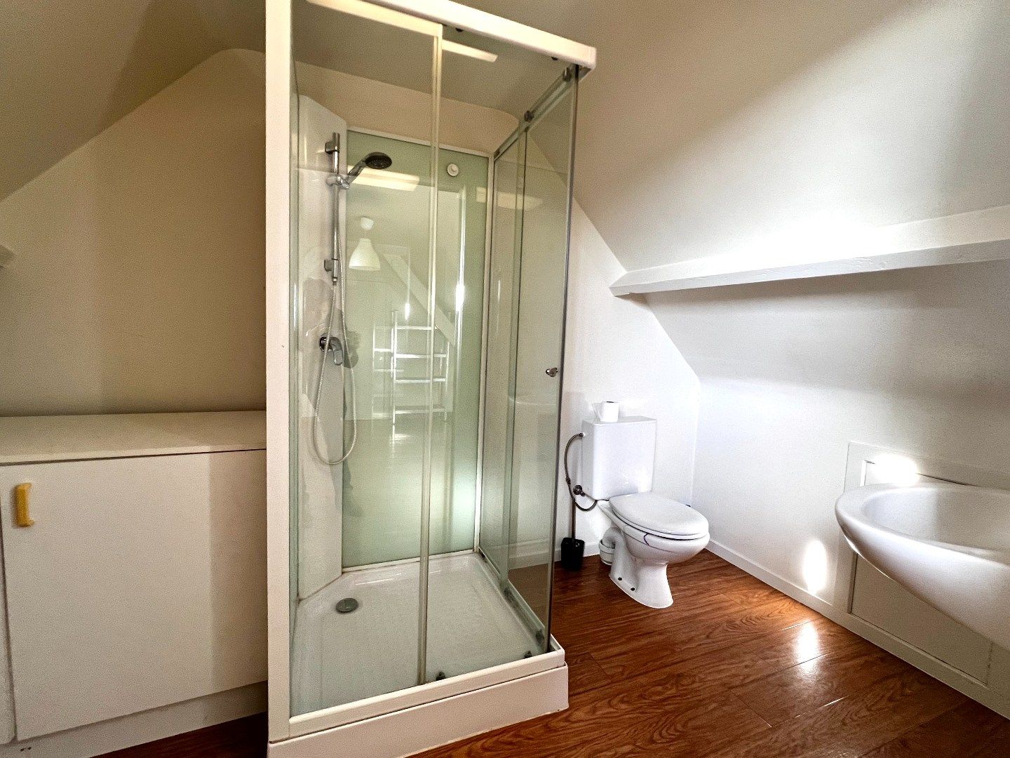 Veelzijdige eigendom met tal van mogelijkheden te koop te Zwevegem! foto 27