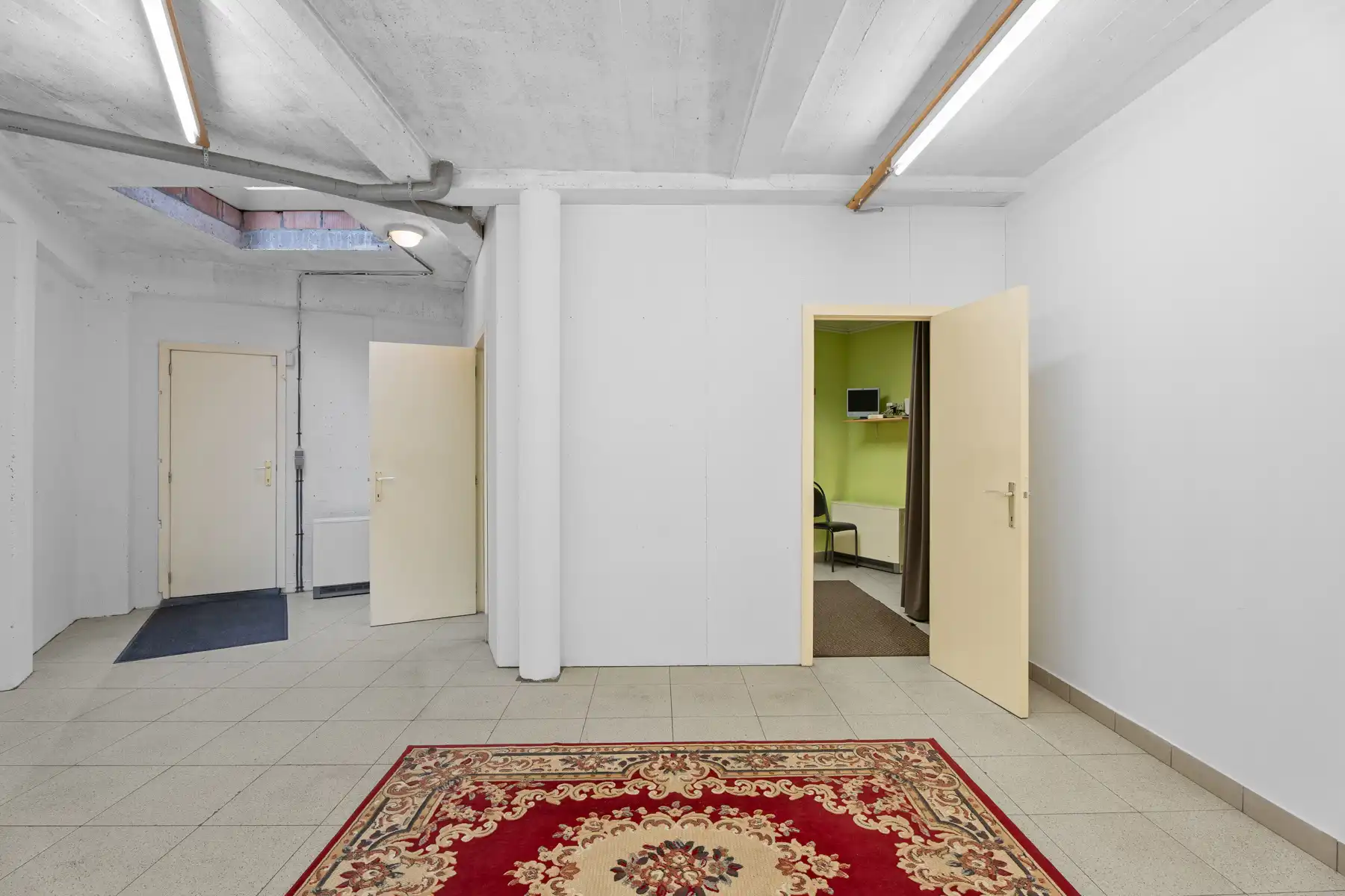 Commercieel pand op een goede locatie foto 11