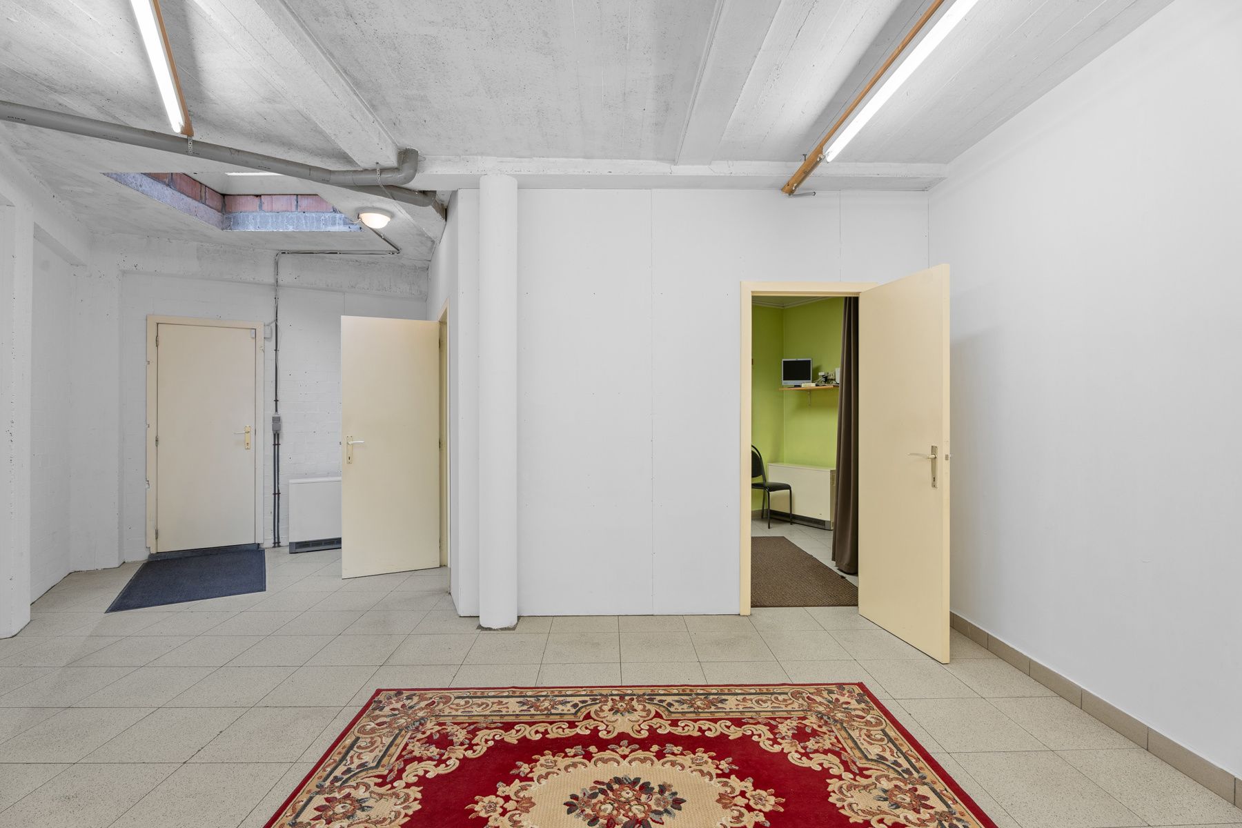 Commercieel pand op een goede locatie foto 11