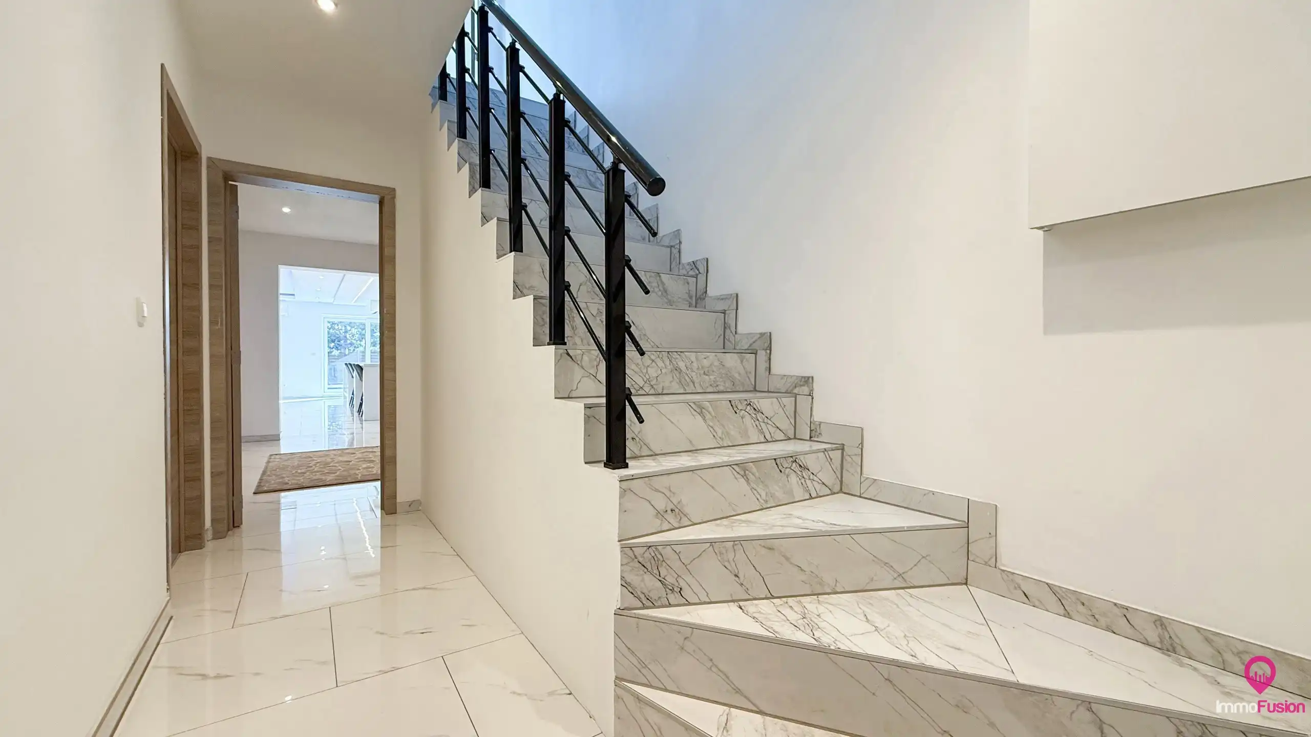 Instapklare woning met 5 slpks op riant perceel te Paal! foto 21