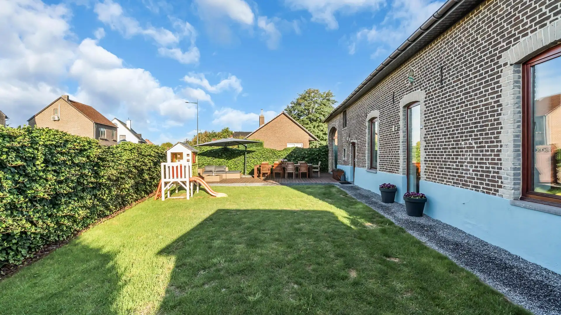 Charmante en karaktervolle woning met prachtige buitenruimte in Uikhoven foto 32
