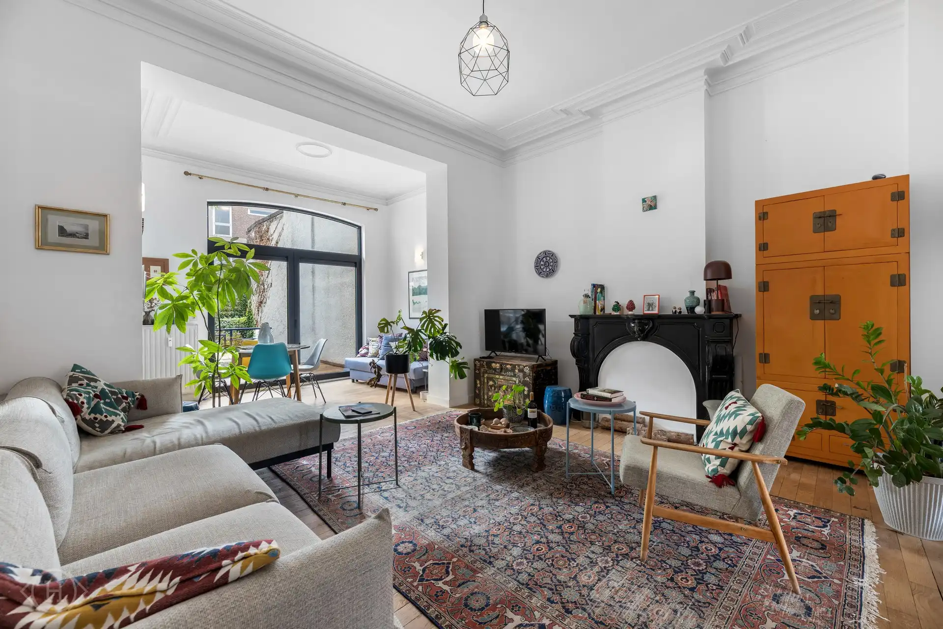 Charmant 1-slaapkamerappartement met tuin aan Ladeuzeplein foto 2