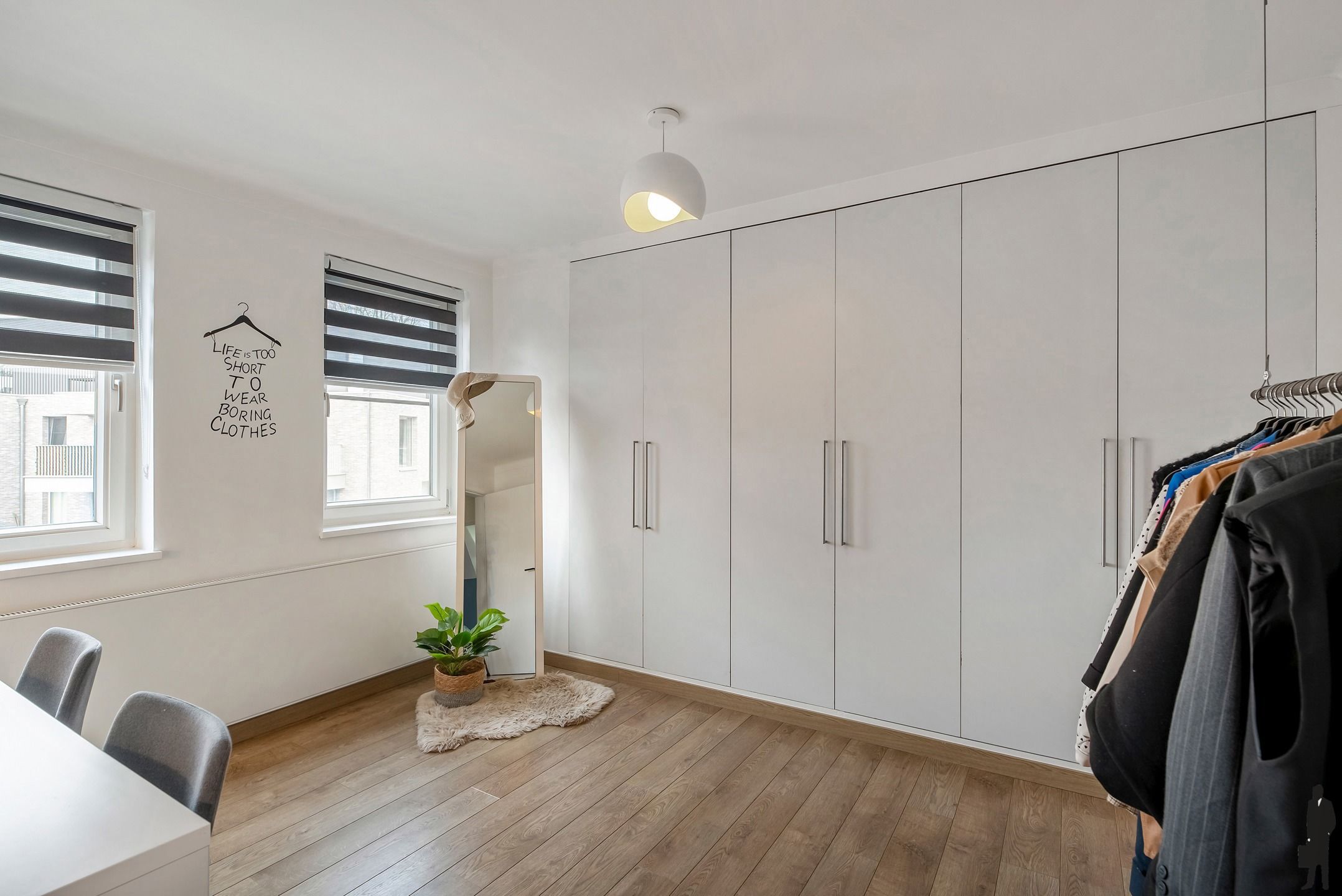 Knap gerenoveerde gezinswoning met 4 slaapkamers en praktijkruimte/kantoor. foto 26