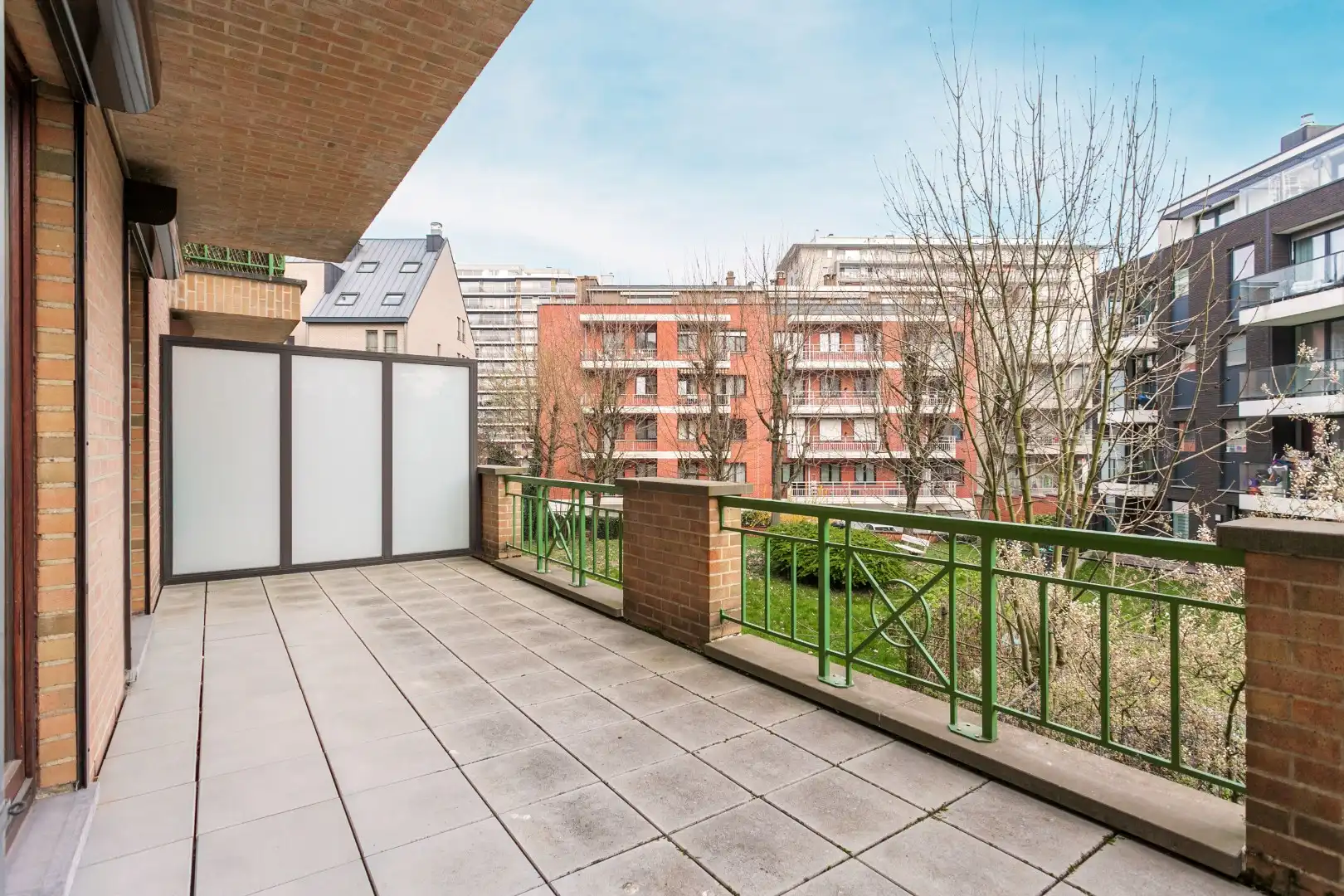Instapklaar appartement met 2 slaapkamers, 2 balkons en autostaanplaats foto 13