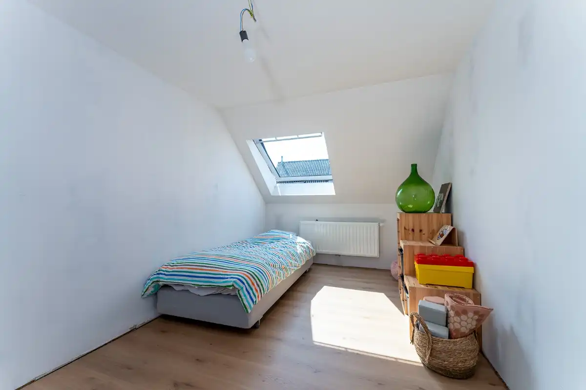 Ruime gerenoveerde woning met 4 slaapkamers in het centrum foto 9