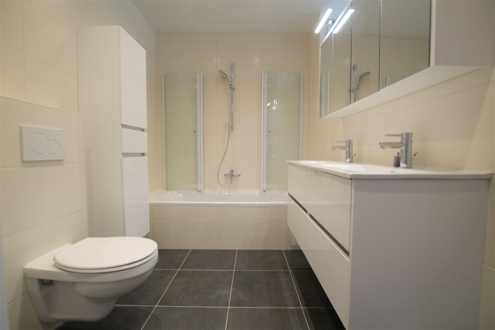 STIJLVOL LUMINEUS APPARTEMENT VAN 170m² foto 11