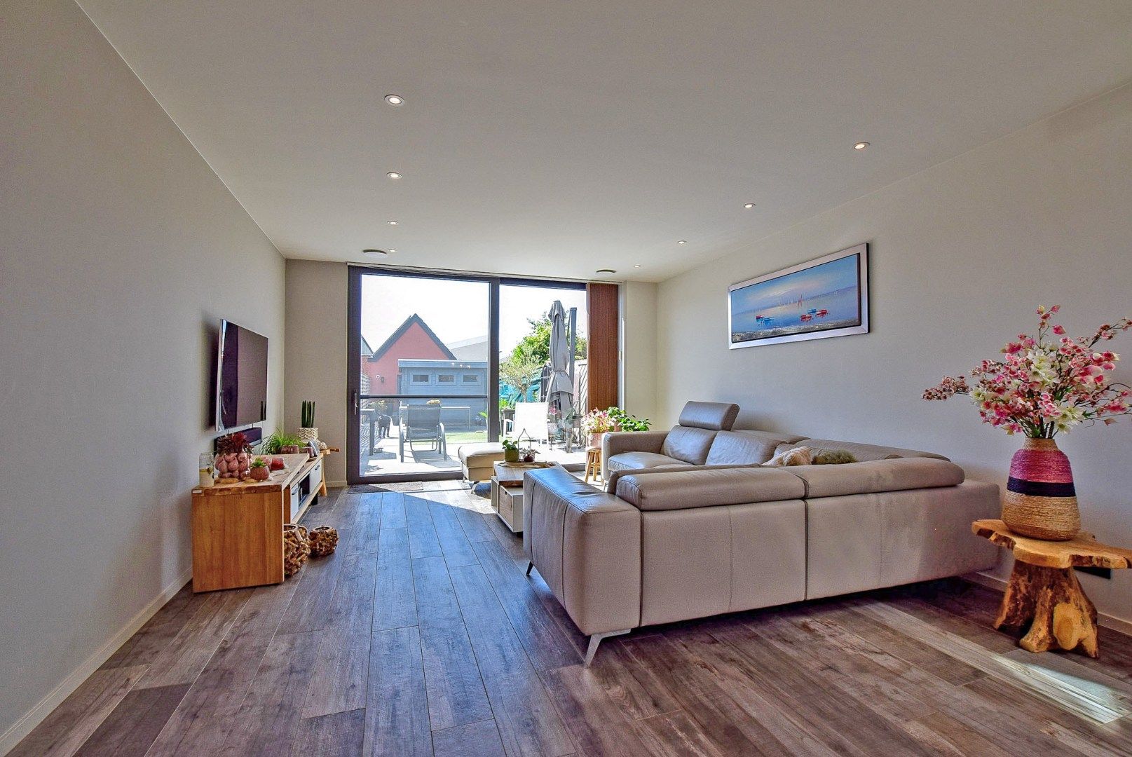 Instapklare, energiezuinige woning met aparte gastenunit in het hartje van Veurne. foto 5