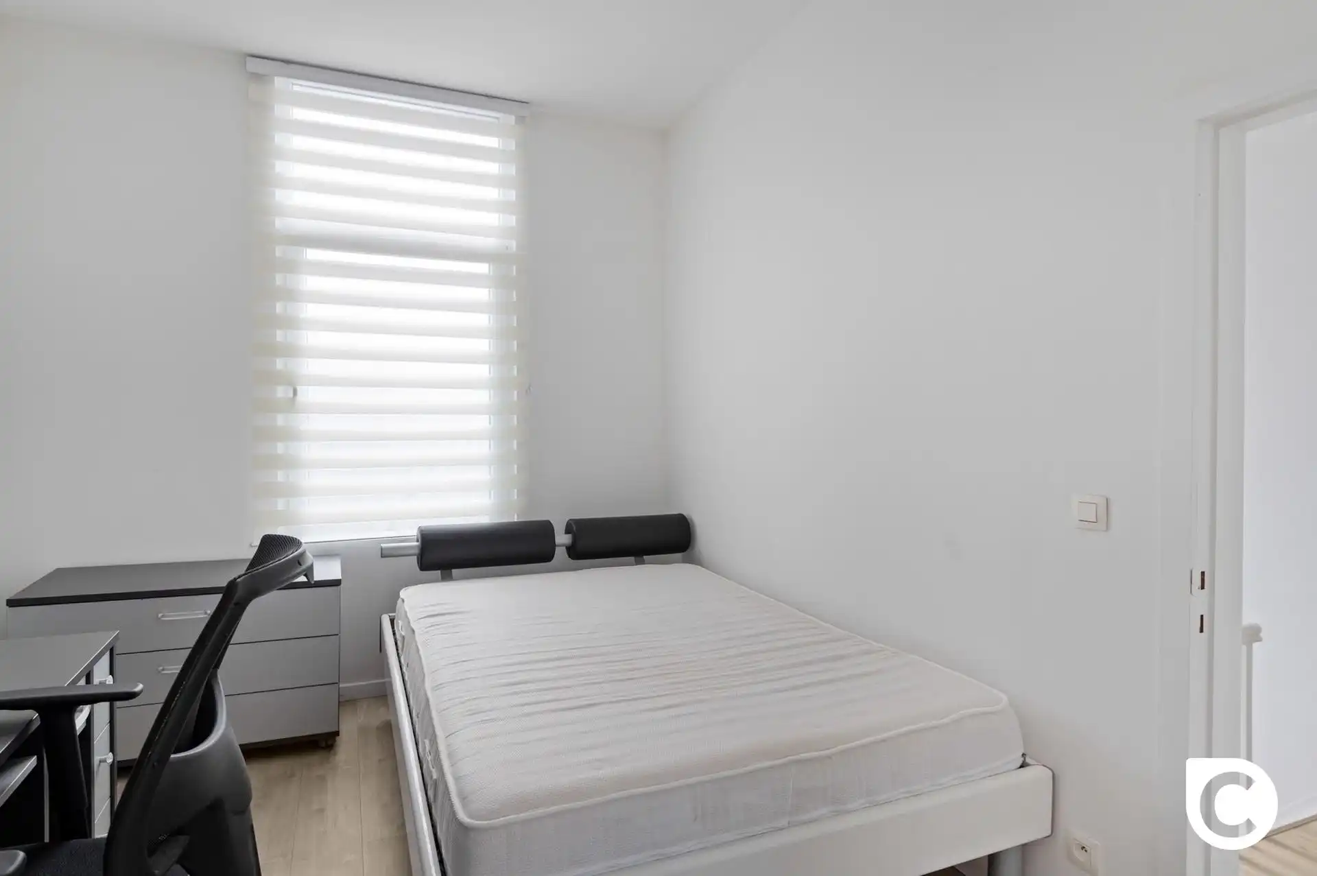Handelsgelijkvloers met duplex 2 slpk app op toplocatie! foto 13
