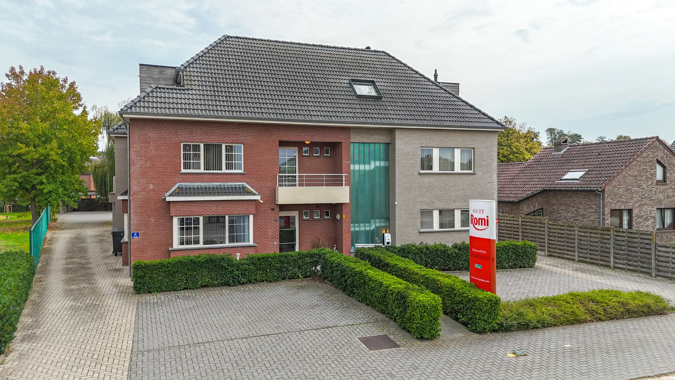 Veelzijdig investeringspand met 10 kamers, lift en kelder! foto 96