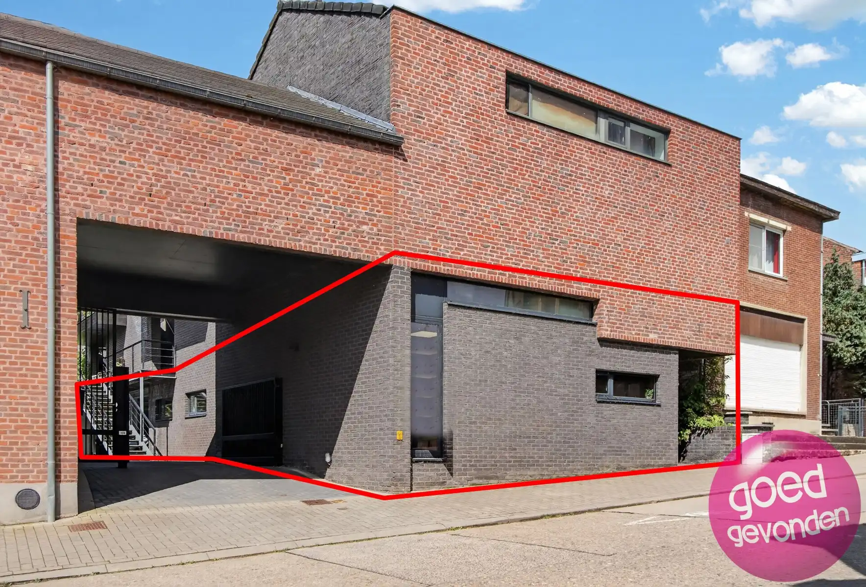 HANDEL-KANTOOR 140 M² - INSTAPKLAAR - PARKING  foto 2