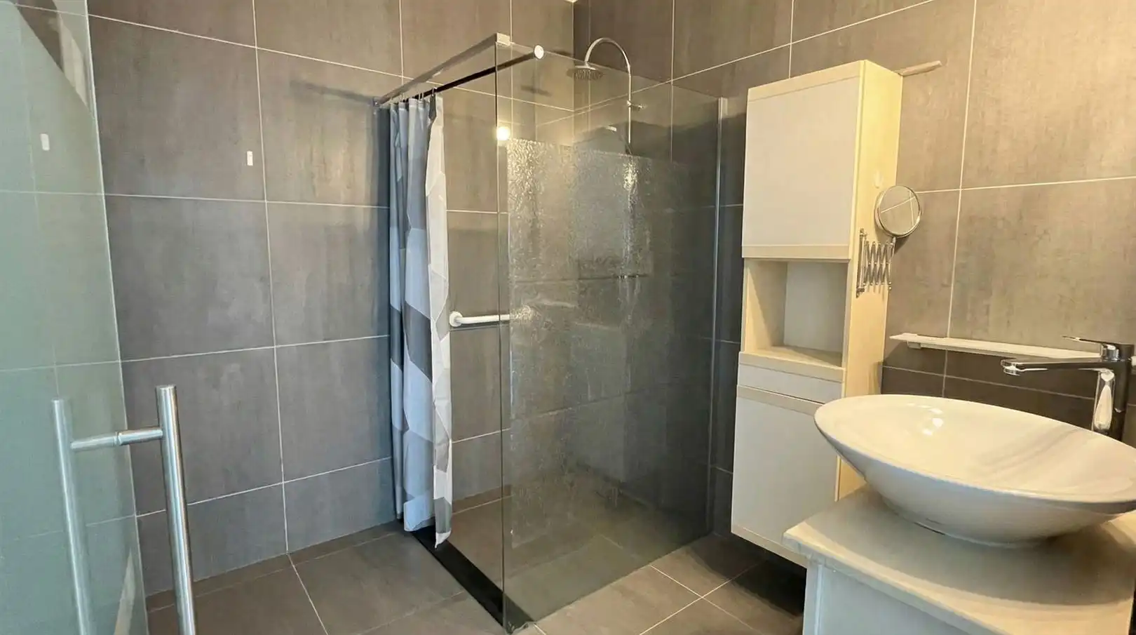 Ruim 2-slaapkamer appartement met gigantisch terras (40m²)! foto 9