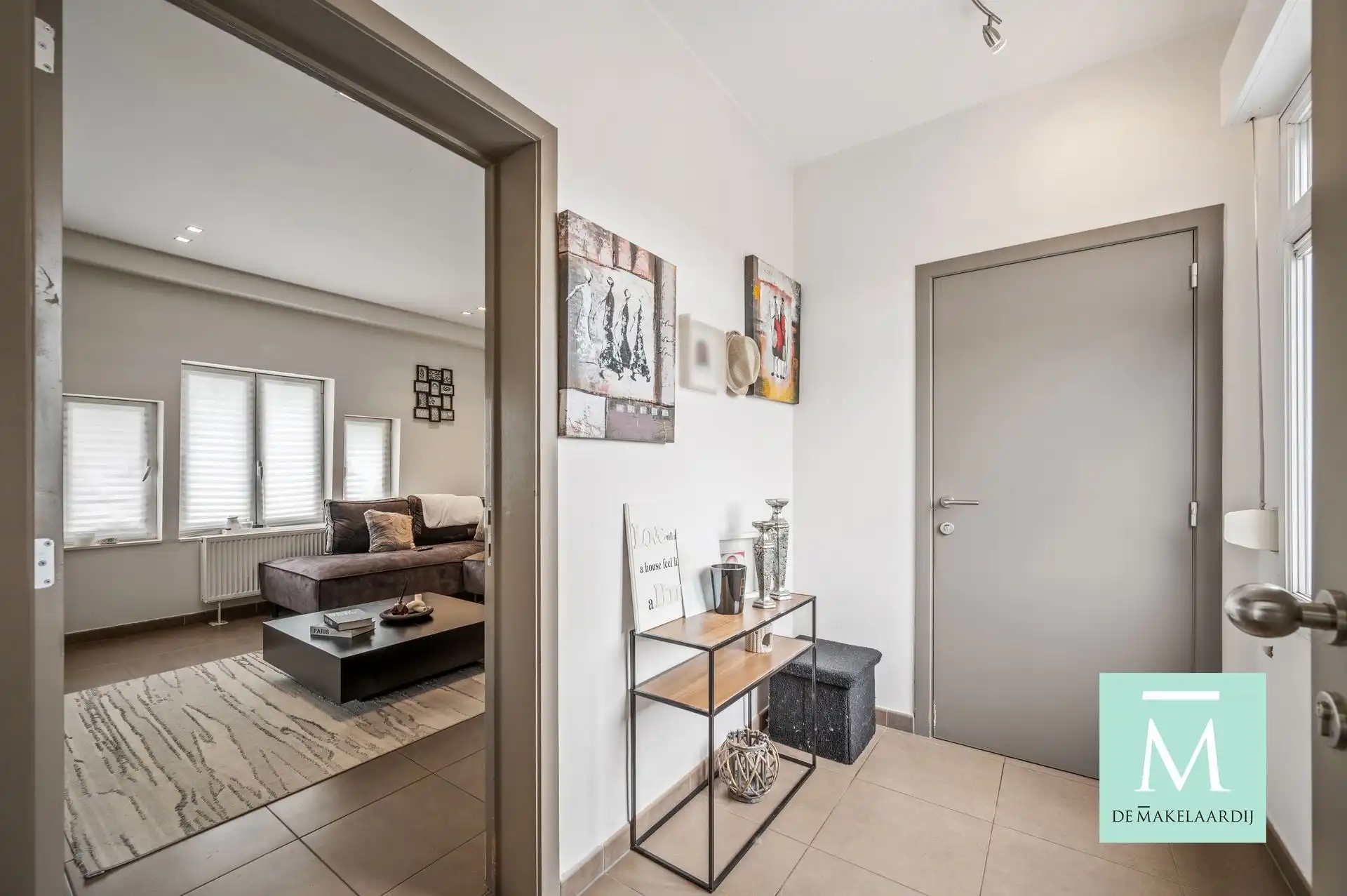 Ruim (110m²) en lichtrijk 2-slaapkamerappartement op strategische ligging! foto 3