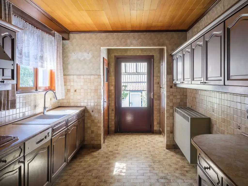 Te renoveren herenwoning met vier slaapkamers en stadstuin nabij het Keizerpark. foto 6