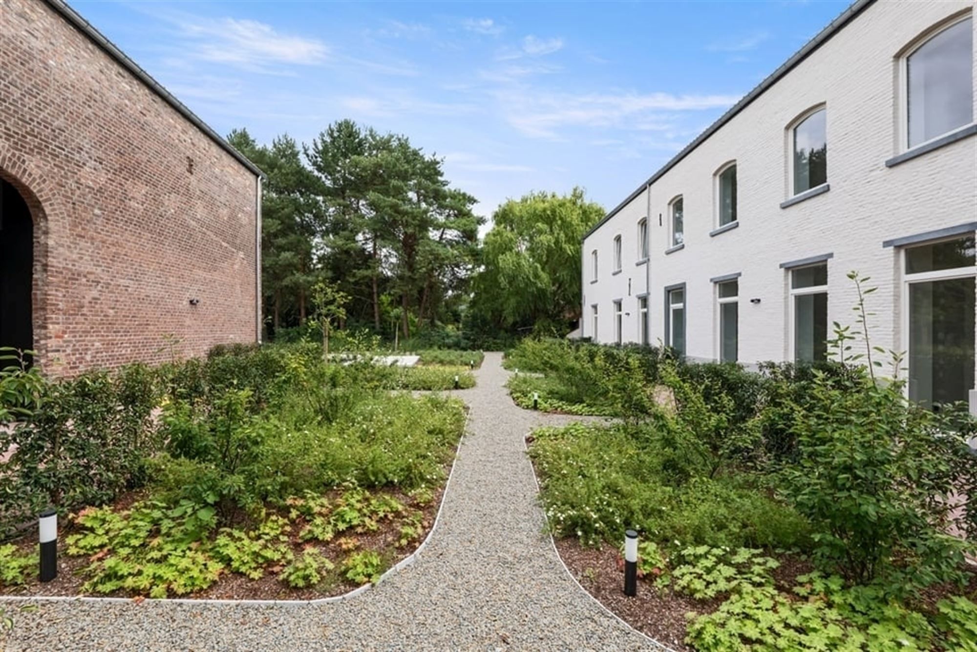 EXCLUSIEF WONEN IN EEN GERESTAUREERDE VIERKANTSHOEVE foto 3