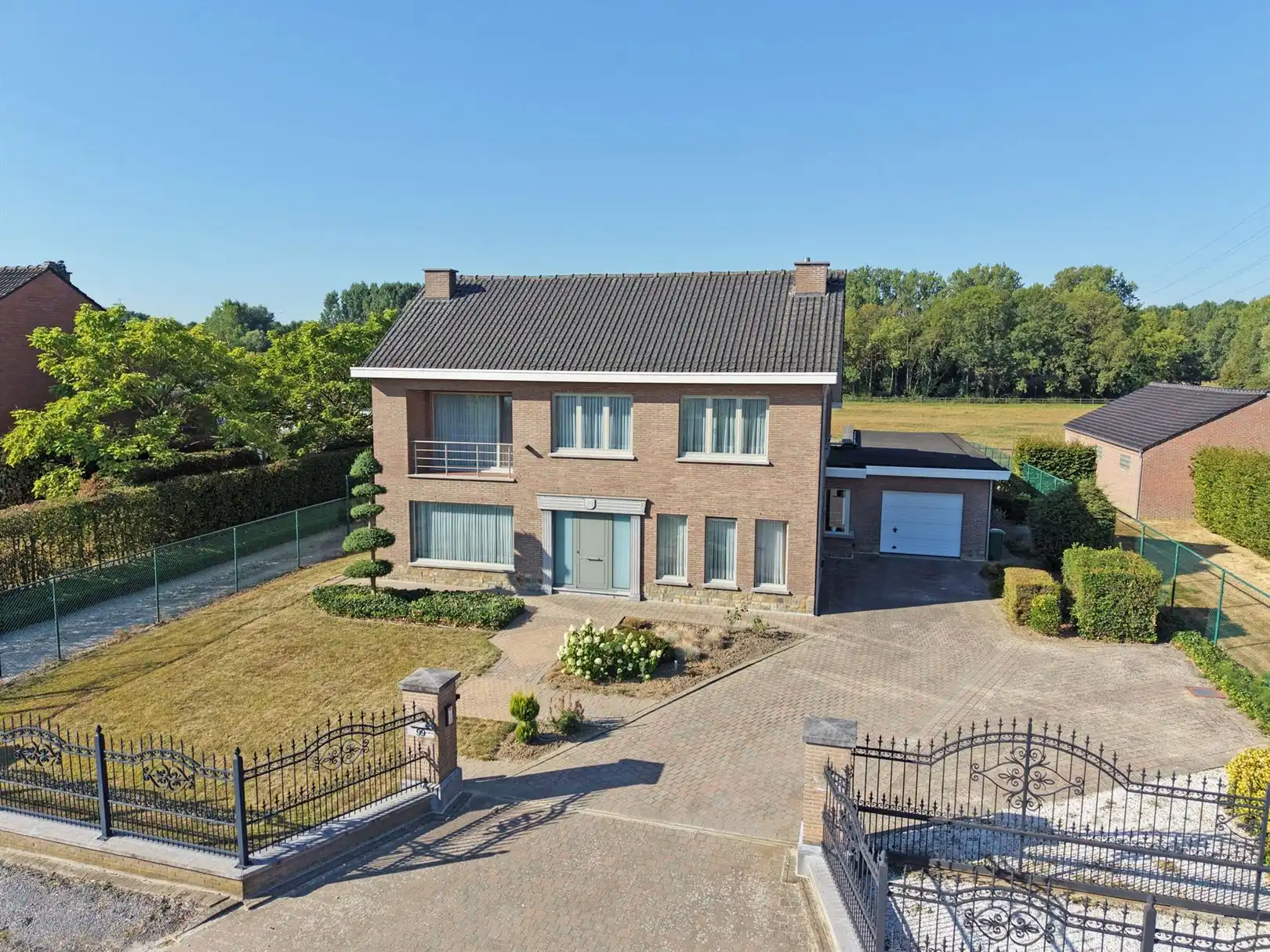Hoofdfoto van de publicatie: Goed bereikbare ruime gezinswoning 