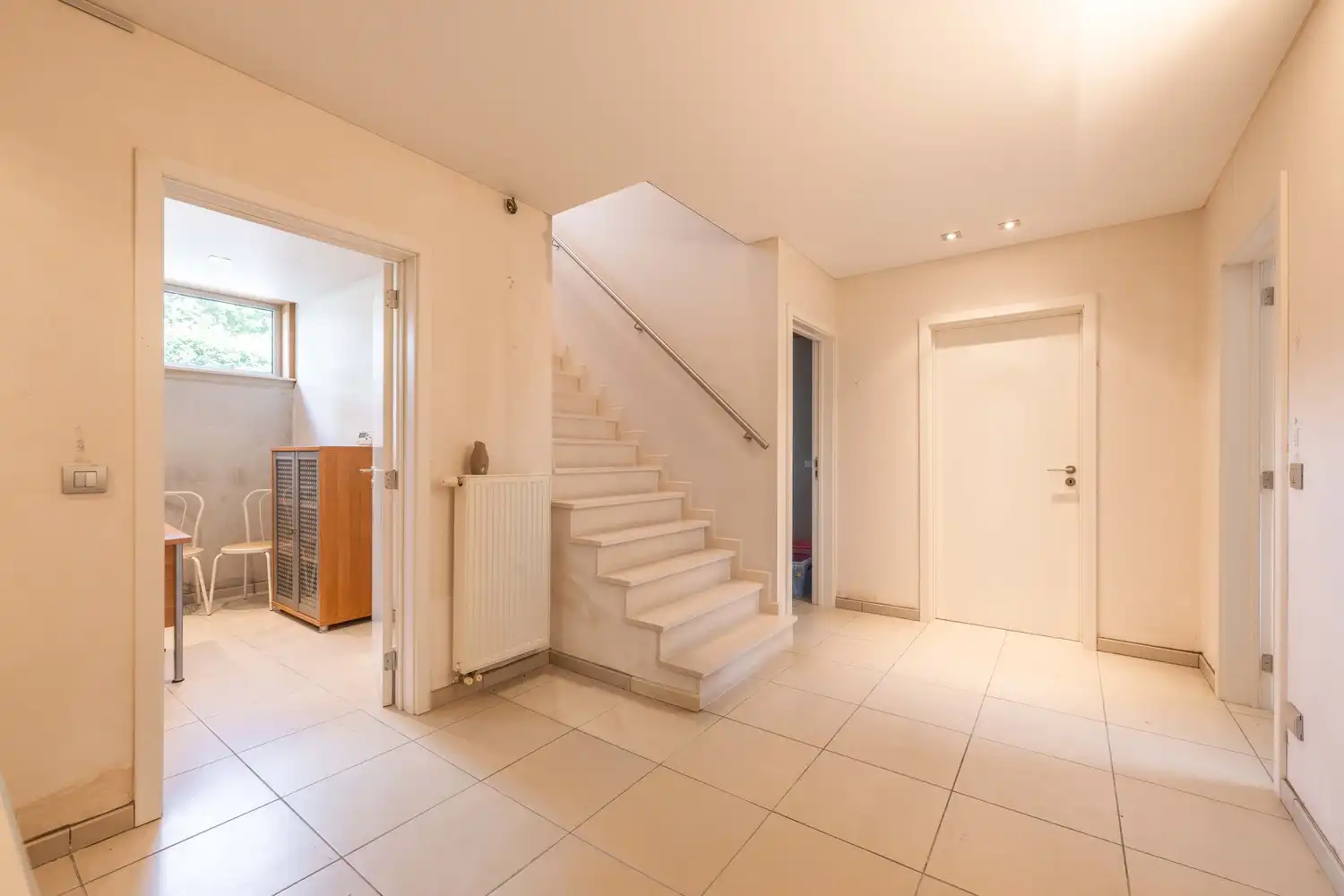 Ruime woning met praktijkruimte te Ruiselede. foto 20