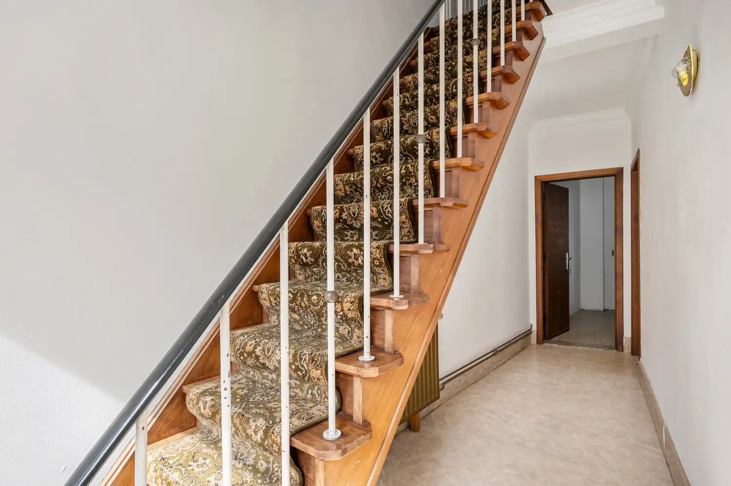TE KOOP – Bel-étage woning op toplocatie in Berlaar. foto 3
