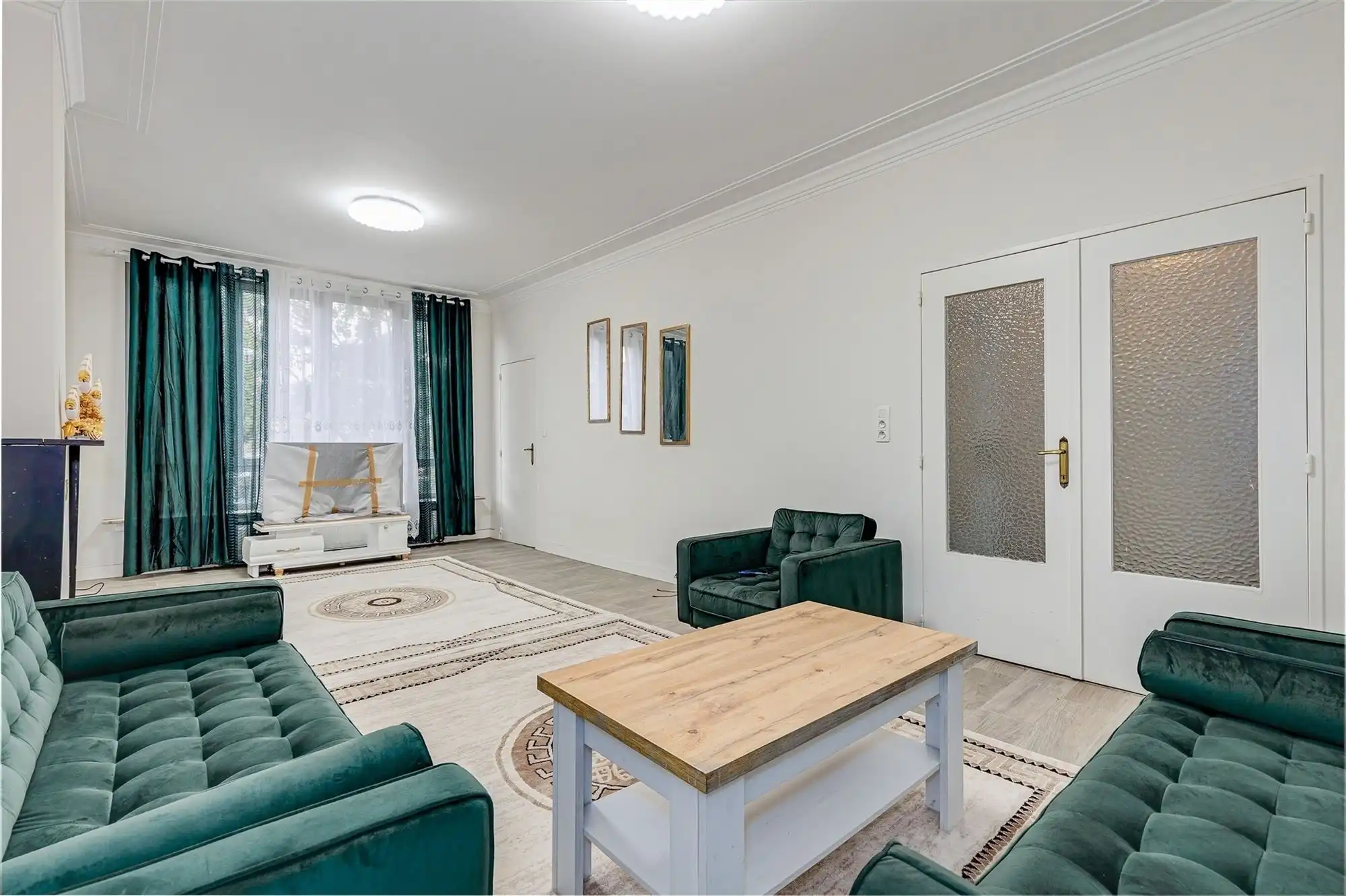 Vergund appartementsgebouw met 3 appt, handelsglvl en tuin in Merksem! foto 3