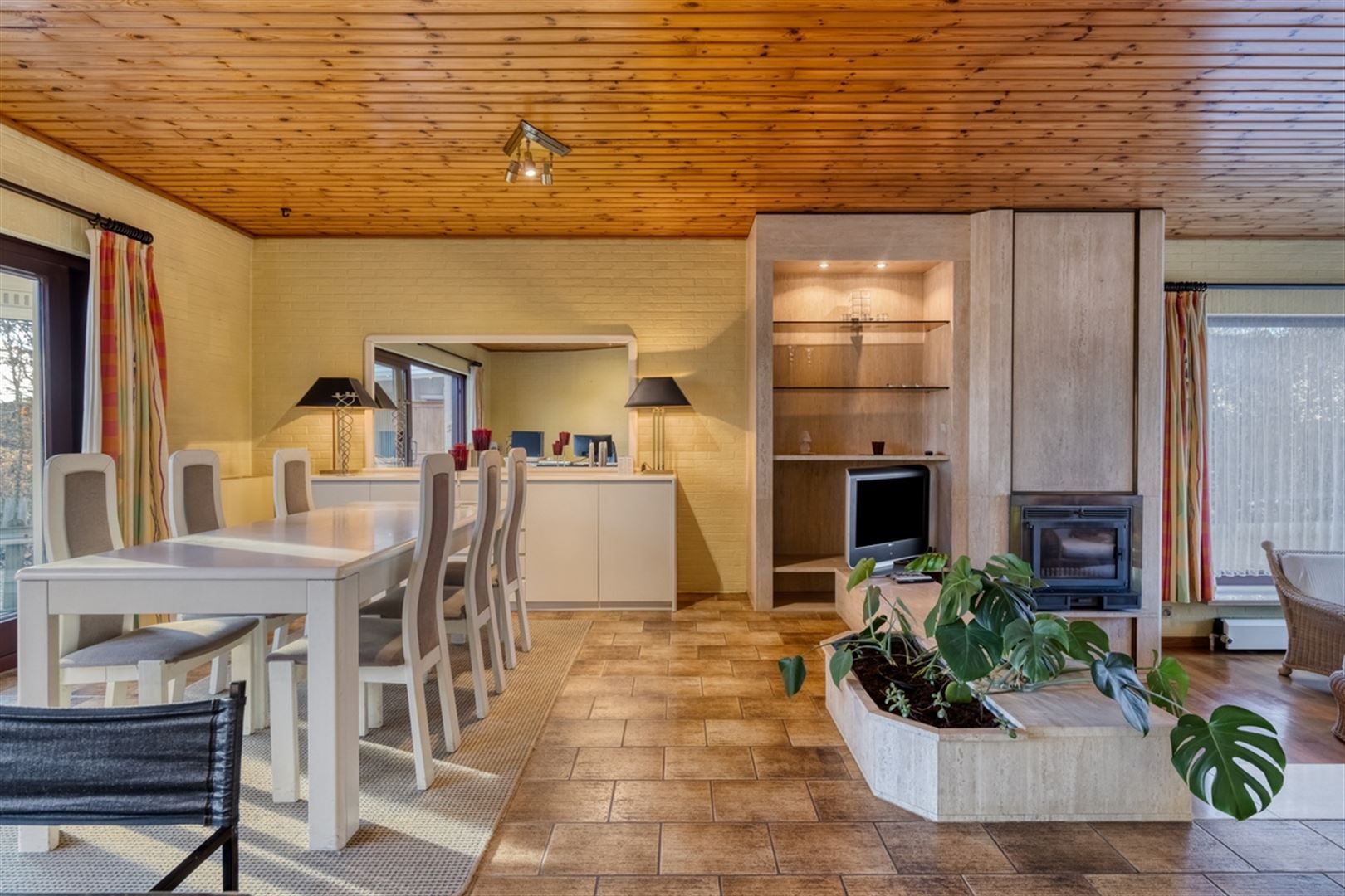 Mooi gelegen statige woning op 1231 m2 foto 11