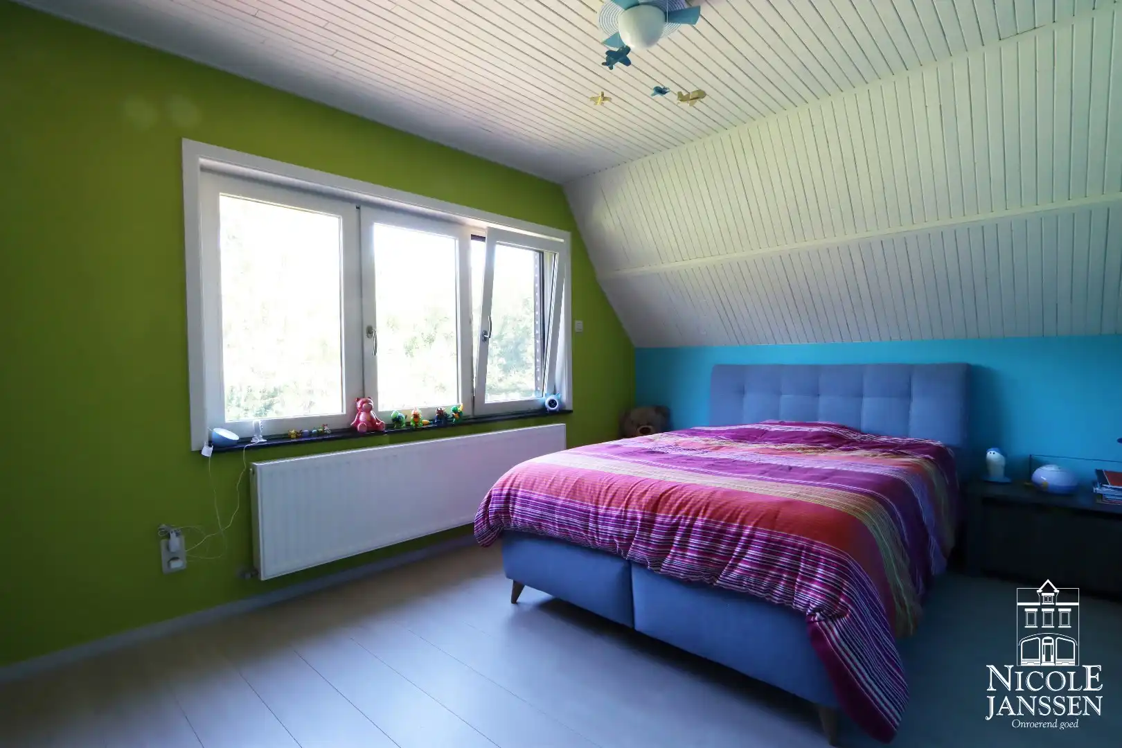 Compleet gerenoveerde charmante gezinswoning met tuin foto 16