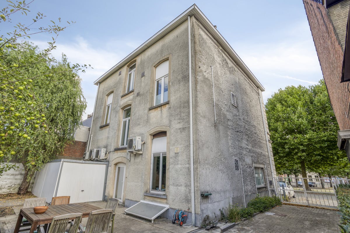 Mooie herenwoning in Schellebelle te koop met tuin en garage foto 19
