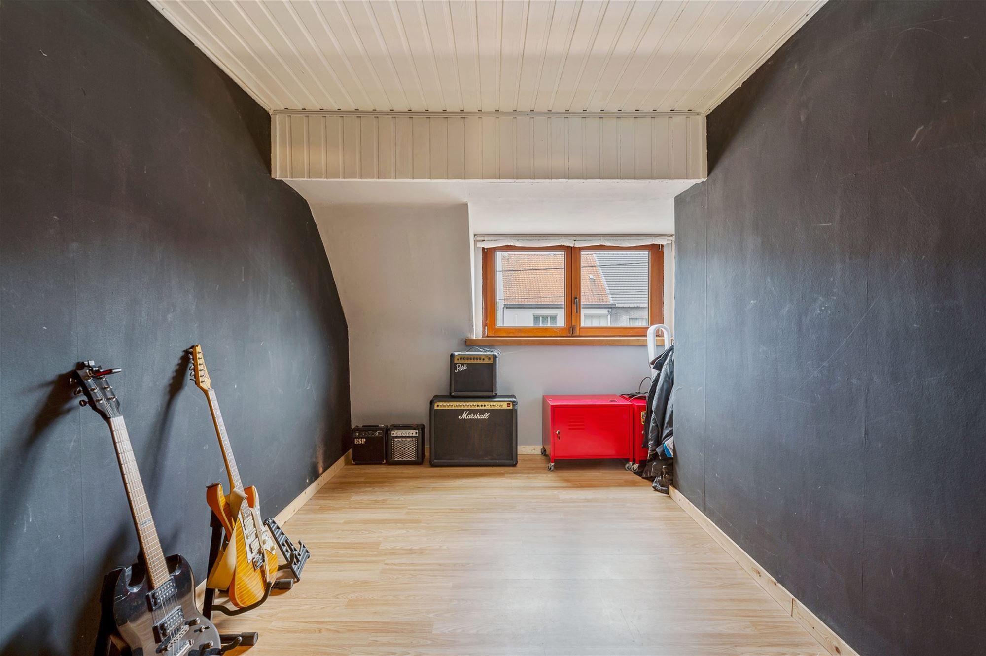RUIME WONING (213M2) MET 5 SLAAPKAMERS + POLYVALENTE RUIMTE VAN 240M2 OP EEN PERCEEL VAN 18A91 foto 20