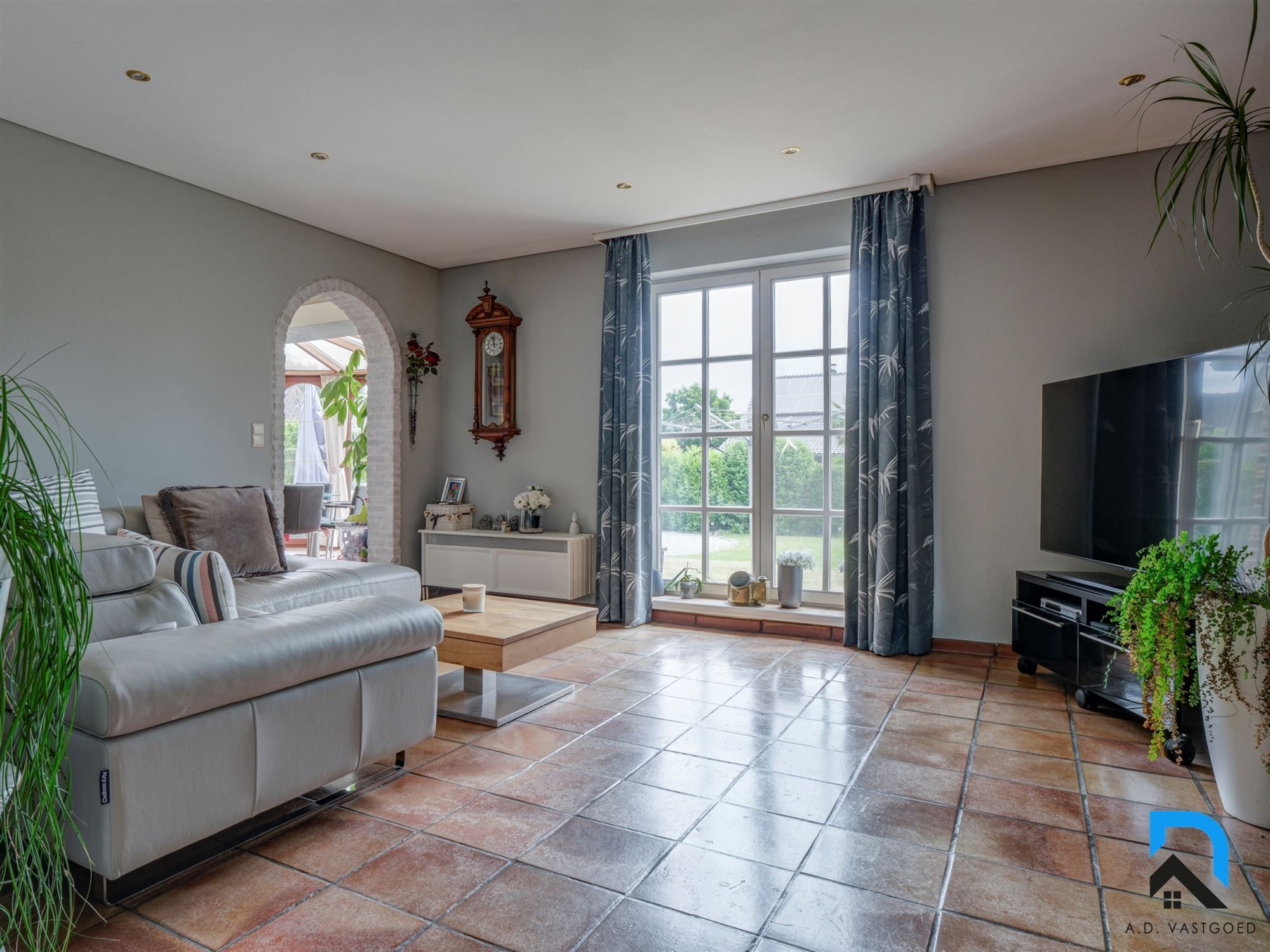Ruime woning met 5 slaapkamers op toplocatie foto 5