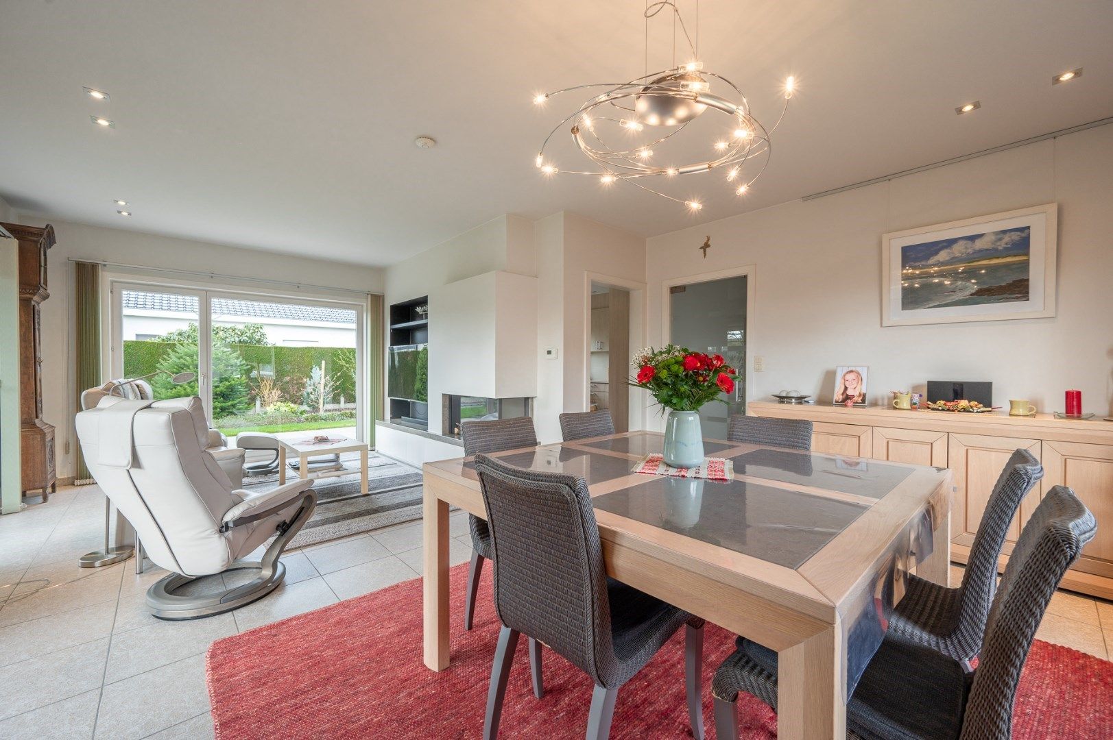 Vrijstaande woning met 4 slaapkamers en zongerichte tuin! foto 2