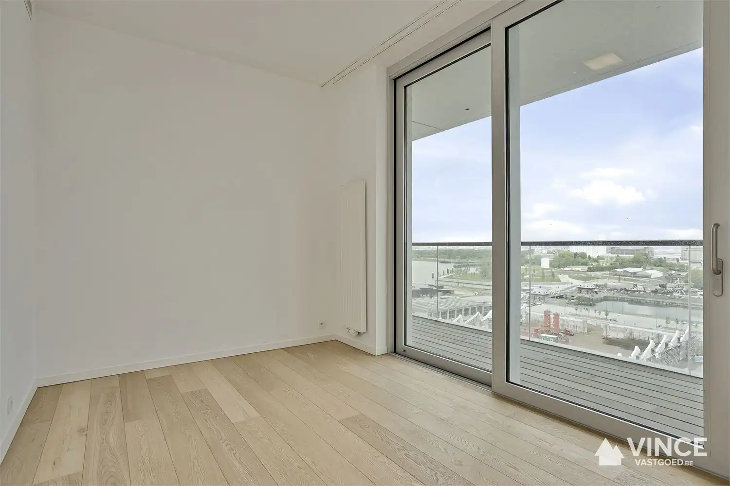 Modern appartement met twee slaapkamers en garage te huur aan het Kattendijkdok in Antwerpen foto 10