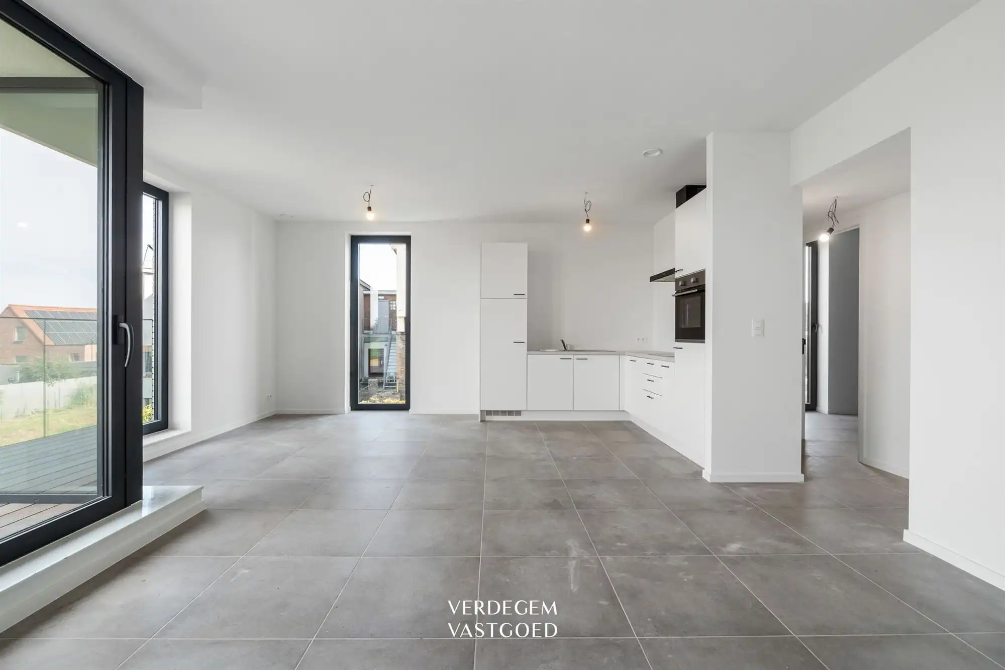 Nieuwbouwappartement met 1 slaapkamer, terras en ondergrondse parkeerplaats foto 2